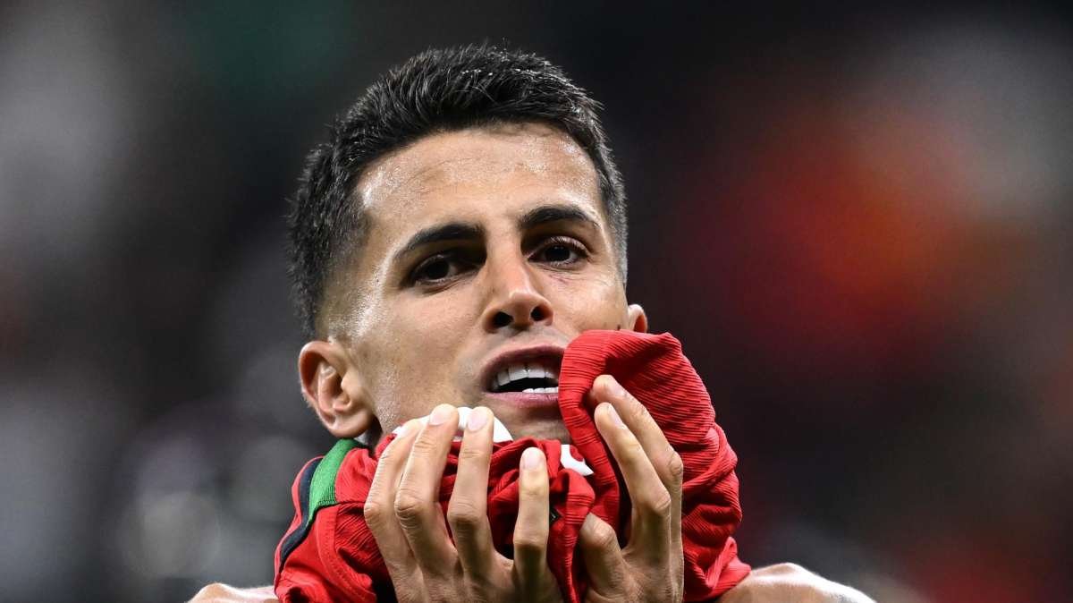 Barcellona, non l'Inter. Cancelo criptico sui social: "Non sapete la verità. Quanta gente..." -