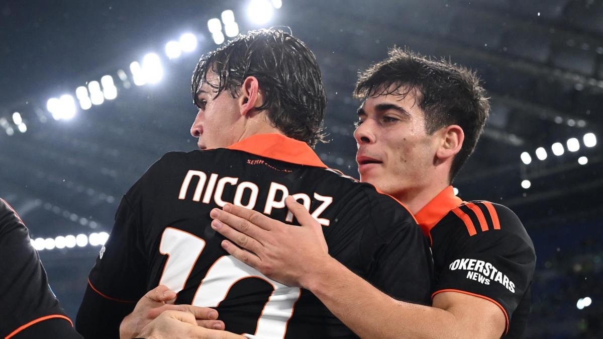 Rigore negato, ma Lazio gelata: Baturina-Nico Paz spingono il Como, avanti 2-0 al 45' -