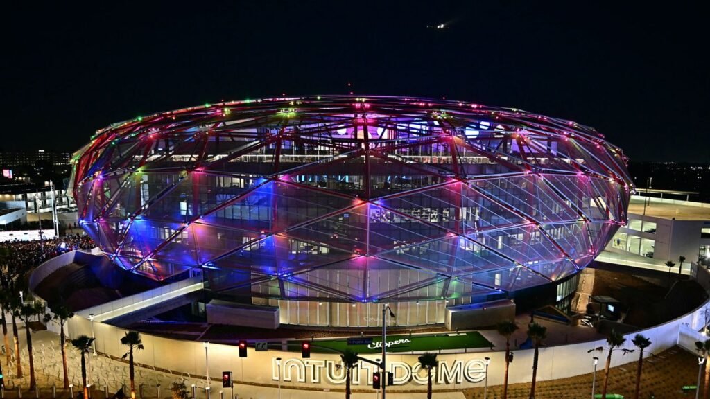 Luci, highlights, dati e tanta AI: benvenuti nell'era dello smart stadium