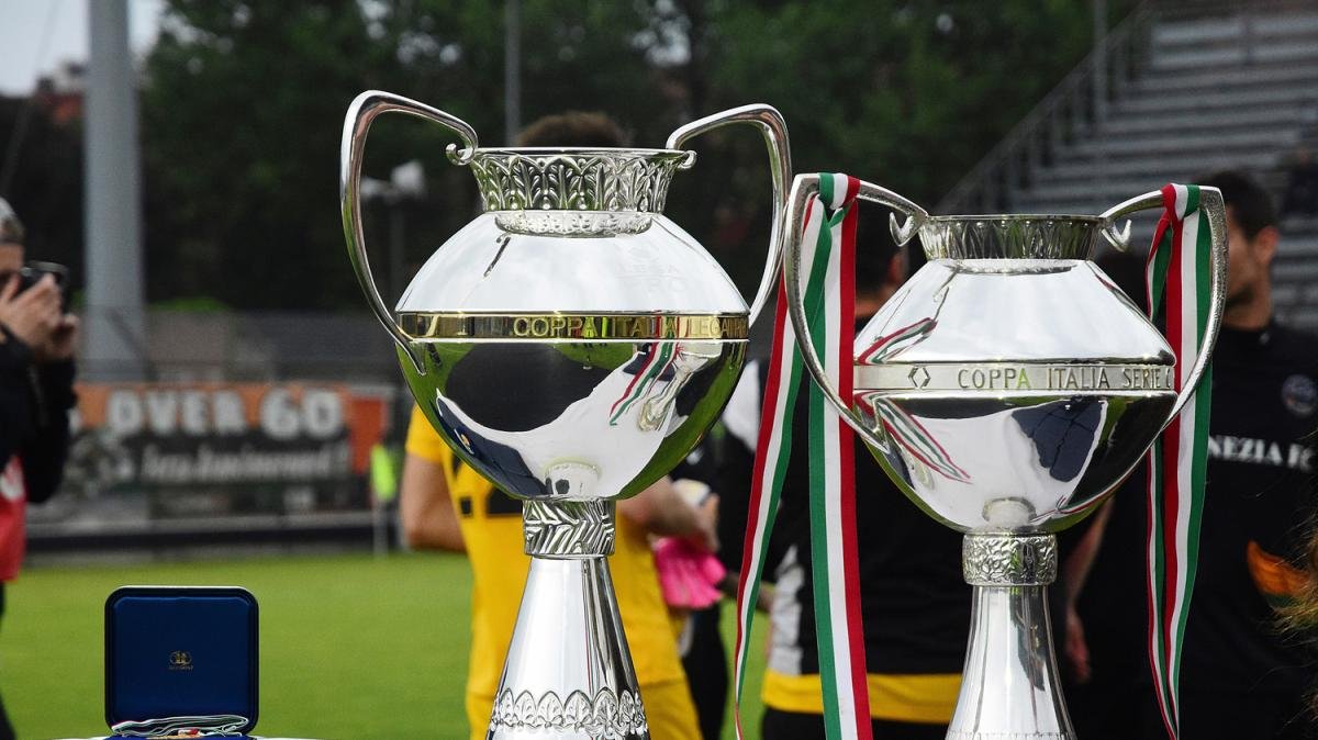 Coppa Italia Serie C, Renate-Latina: le formazioni ufficiali. Foschi cambia poco. Volpe tutto -