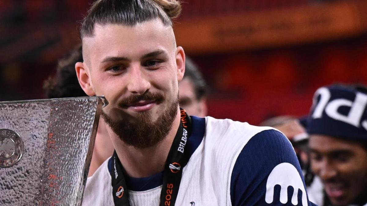 L'agente di Dragusin: "I gladiatori stanno bene a Roma. Fiorentina? Non è la scelta giusta" -