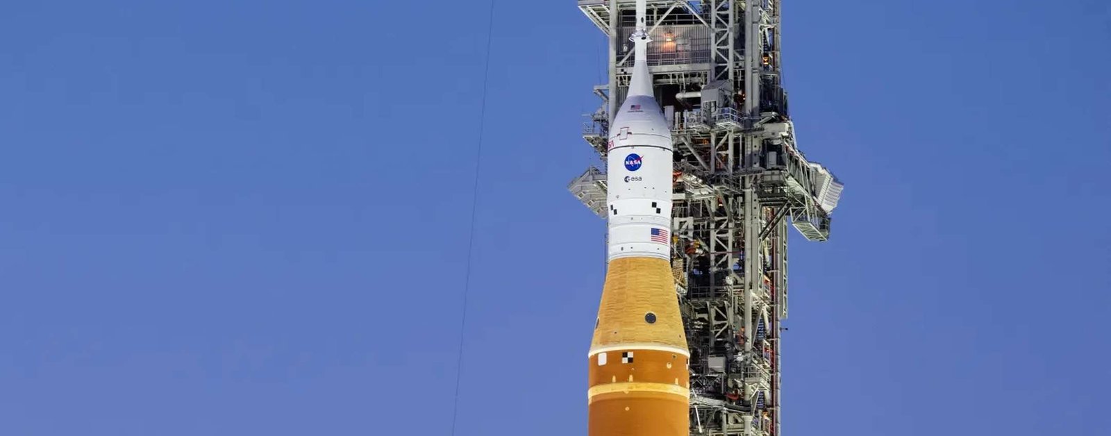 Artemis II: razzo SLS arrivato sulla base di lancio