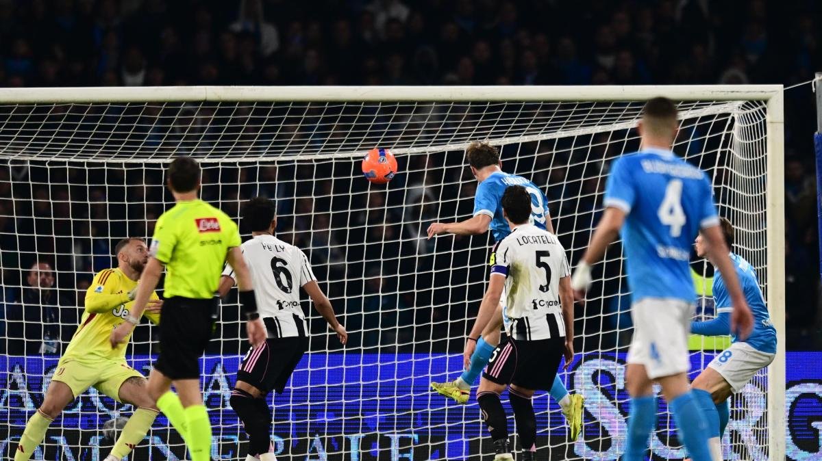 Oggi Juve-Napoli e Roma-Milan, il Corriere dello Sport titola: "Spareggione" -