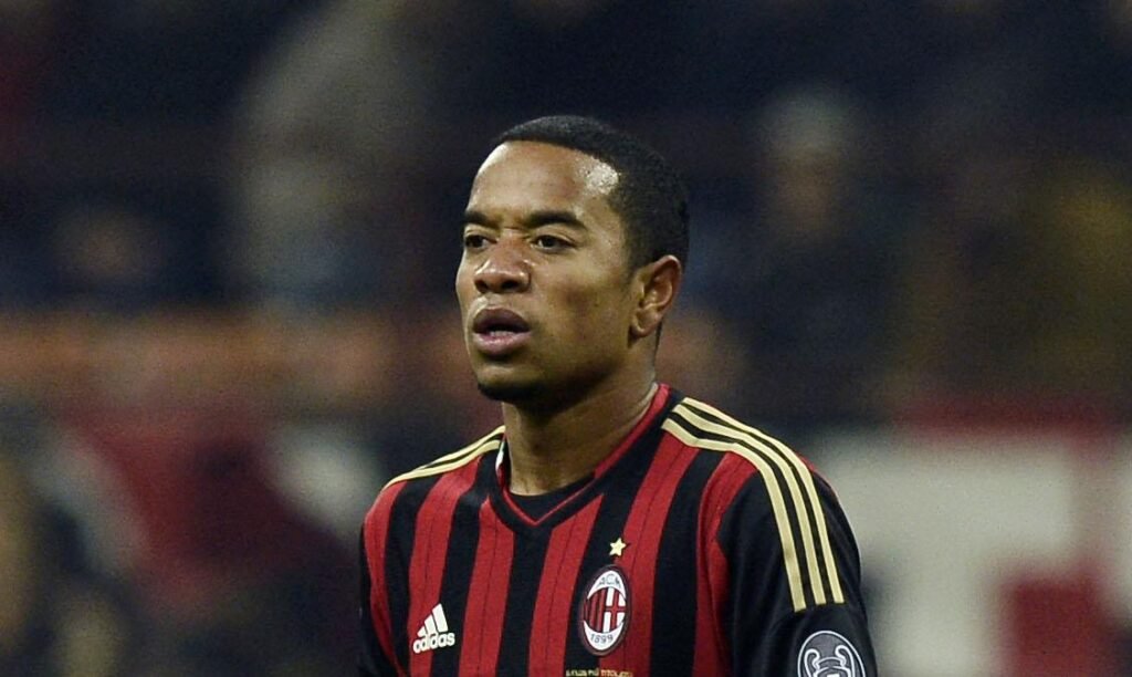 22 gennaio 2011, il Milan ha l'accordo con l'Ajax per Urby Emanuelson. Arriva in Italia -