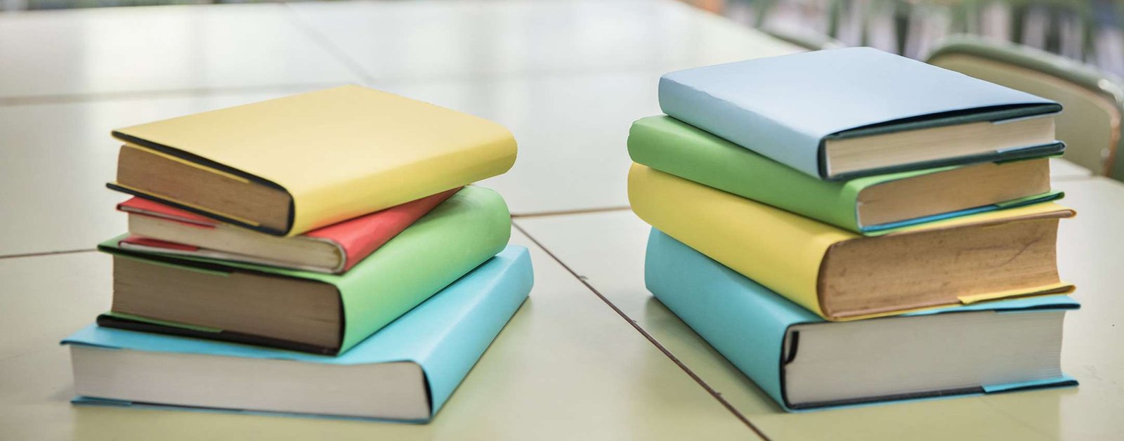 Libri di testo: prezzi in aumento, ancora poco digitale