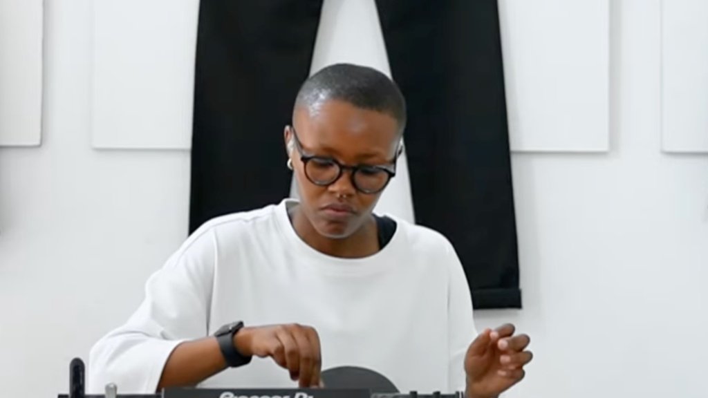 Mix Of The Day: LAVAS · News ⟋ RA