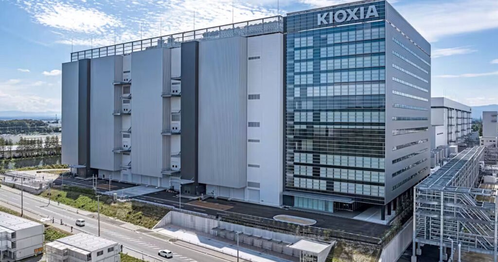 Addio agli SSD economici: Kioxia ha già venduto tutta la produzione del 2027