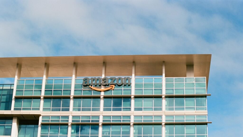 Due interruzioni di Aws potrebbero essere state causate dagli agenti AI di Amazon