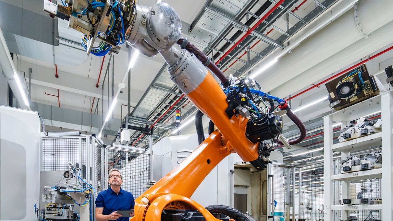 Intelligenza artificiale, chip e robot. Il triangolo dell'innovazione che collega Torino, Genova e Pavia vuole trasformare l'industria italiana