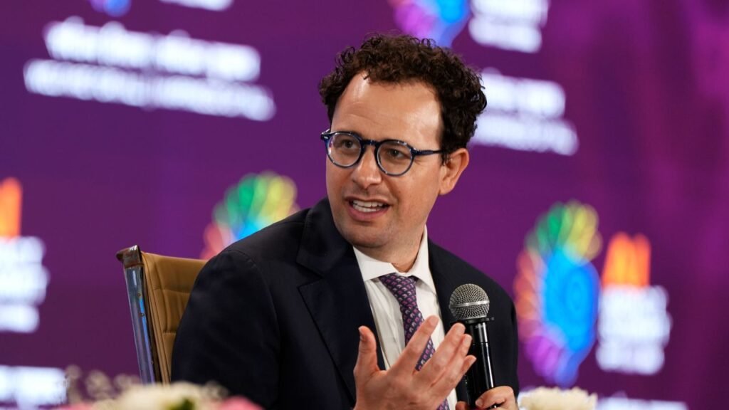 Com'&egrave; essere Dario Amodei quando in due mesi hai mandato la Borsa in crisi e tieni testa al governo di Trump