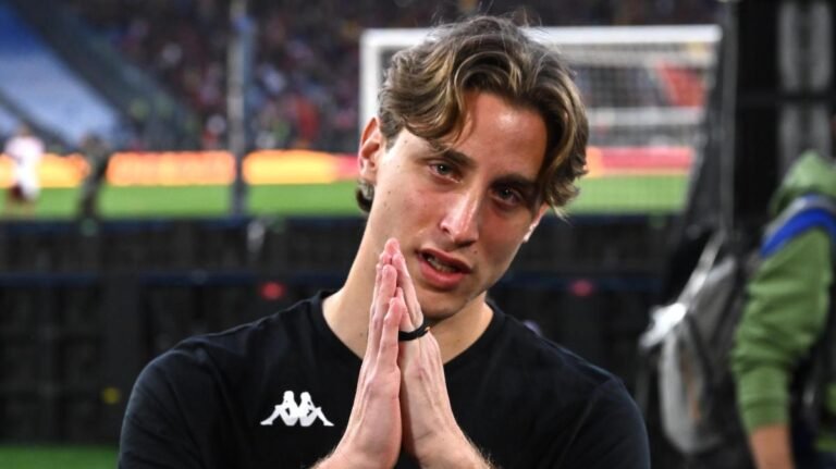 Edoardo Bove torna in campo un anno dopo: entra nel finale di Preston-Watford -