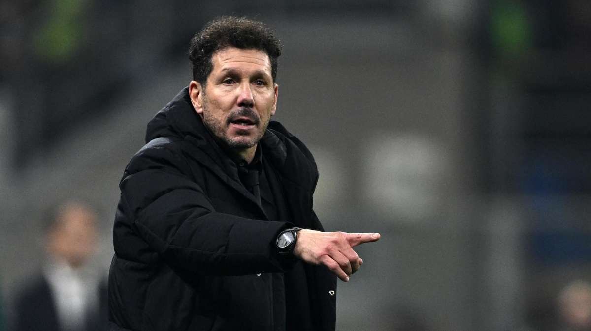 Atletico, Simeone non penso al mercato: "Non è una mia preoccupazione, sono l'allenatore" -