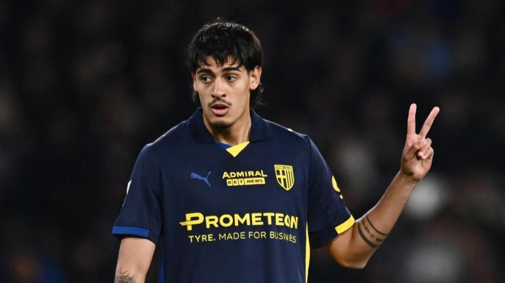 Ristabilita la parità numerica tra Bologna e Parma: espulso Troilo per doppia ammonizione -