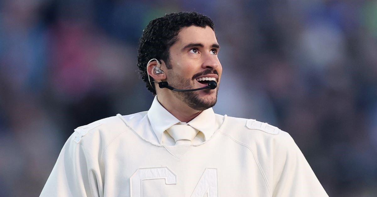 Bad Bunny è on fire! Dopo il Super Bowl arriva il primo ruolo da protagonista al cinema