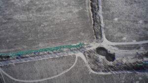 Una analisi aerea elaborata dal software Clarity con i tag che il software assegna a target che riconosce e segnala alle...