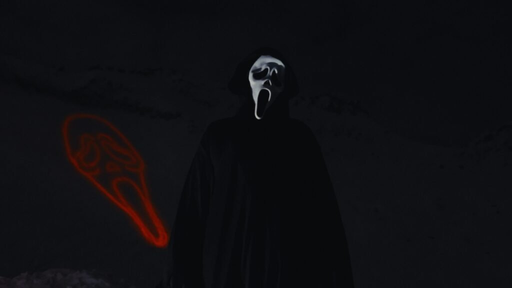 State attenti, Ghostface è in Italia! La maschera più famosa degli horror si aggira sulle nostre nevi [VIDEO]