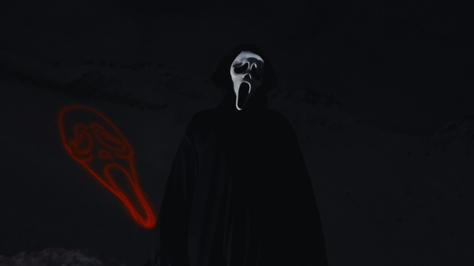 State attenti, Ghostface è in Italia! La maschera più famosa degli horror si aggira sulle nostre nevi [VIDEO]