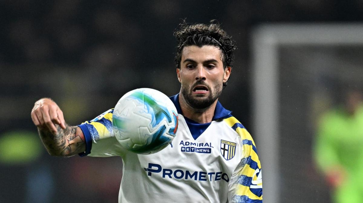 Serie B, venerdì di fuoco sul calciomercato: Caprari, Cutrone e Insigne sotto i riflettori -