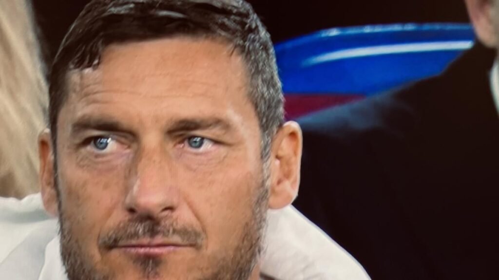 Totti all'Olimpico: il Pupone è allo stadio per Roma-Cagliari, dopo le parole di Ranieri sul ritorno -