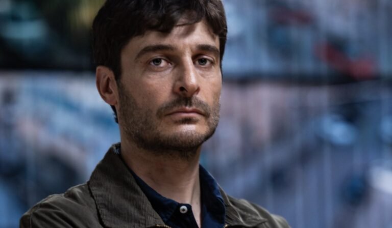 L’Invisibile – La cattura di Matteo Messina Denaro, intervista a Lino Guanciale (Lucio Gambera)