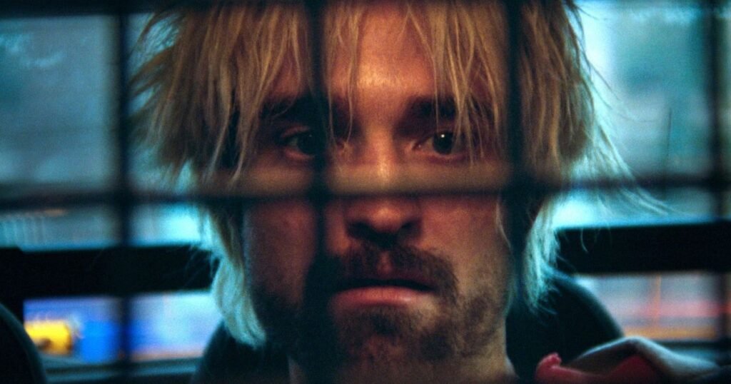 «È come un lungo attacco di panico»: non riuscirete a dimenticare questo thriller con Robert Pattinson