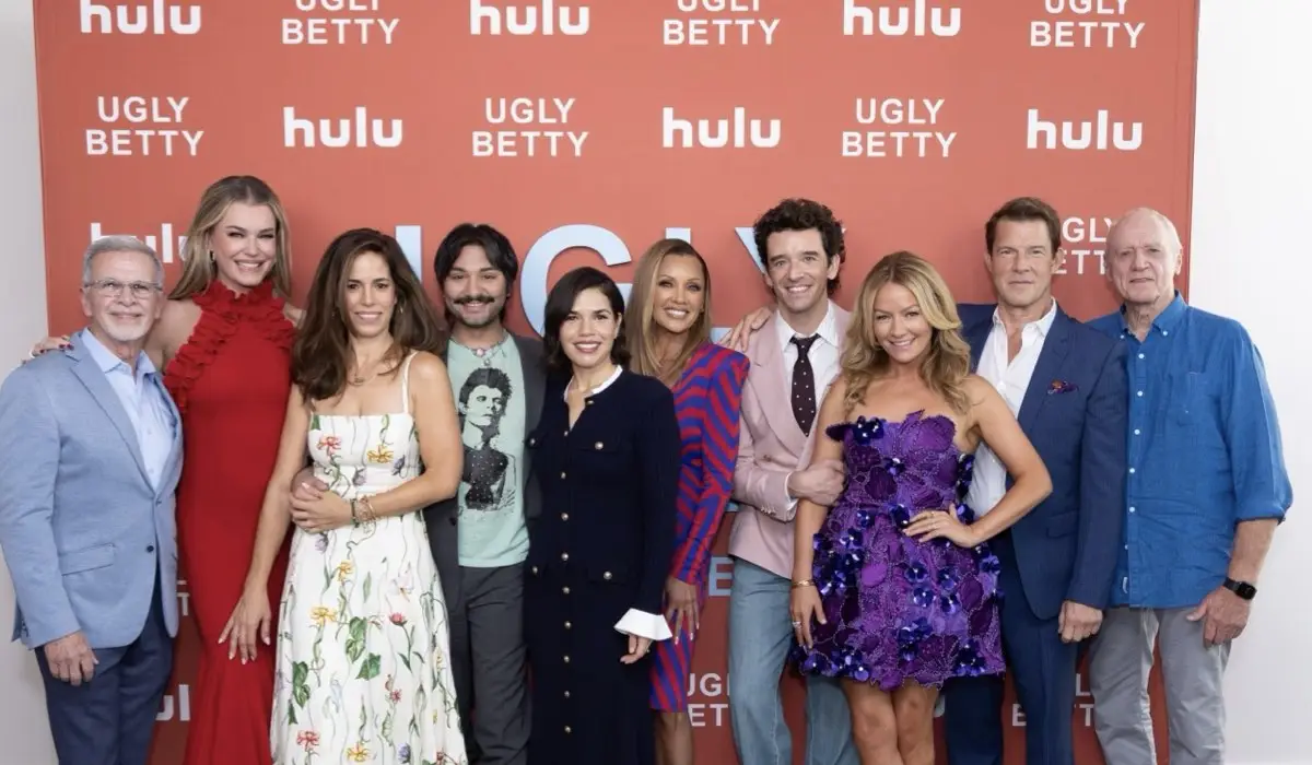 Ugly Betty reunion: il cast si riunisce dopo 20 anni